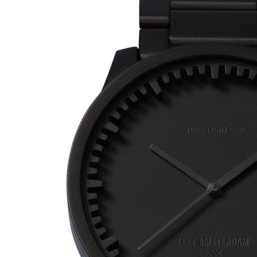 S42 black tube watch leff amsterdam design by piet hein eek detail